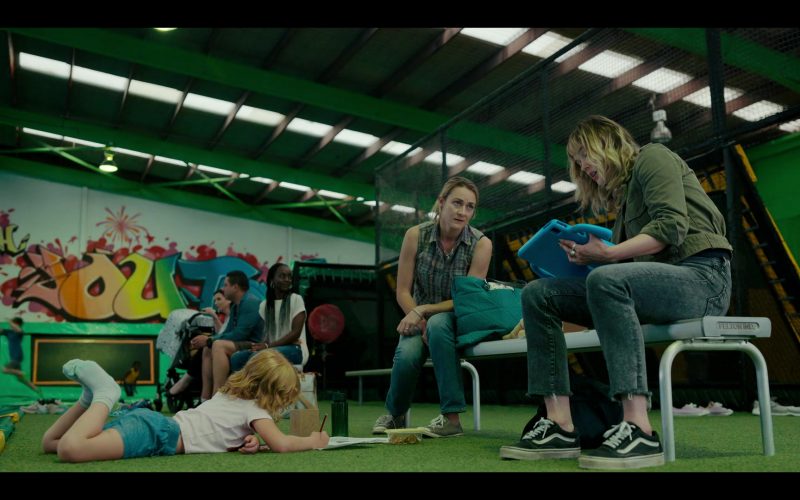Vans Sneakers in Pieces of Her S01E03 (2022) (Image 1)
