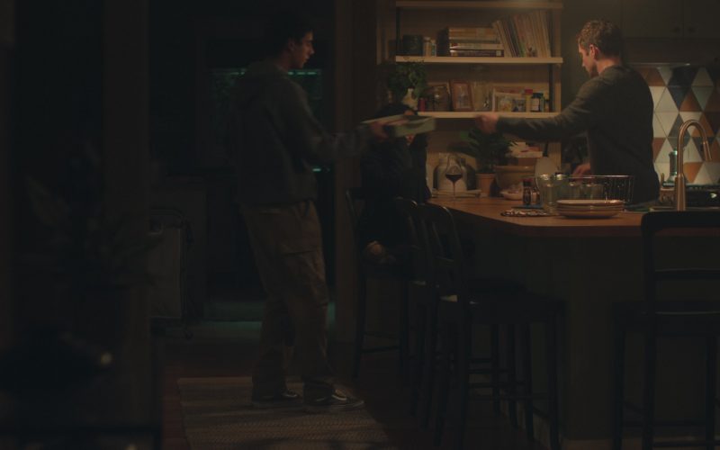 Vans Sneakers in Presumed Innocent S01E08 “The Verdict” (2024) (Image 1)