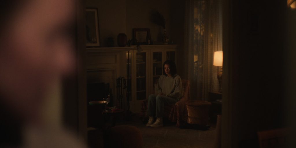 Vans Sneakers in Presumed Innocent S01E08 “The Verdict” (2024) (Image 3)