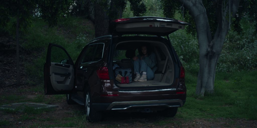 Vans Sneakers in Presumed Innocent S01E08 “The Verdict” (2024) (Image 9)