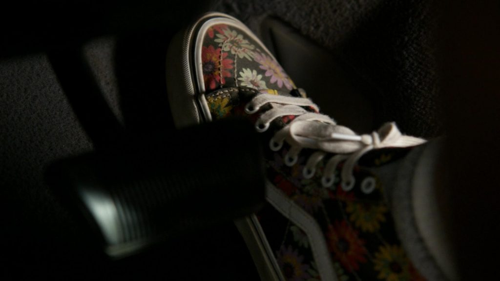 Vans Sneakers in Quantum Leap S01E07 “O Ye of Little Faith” (2022) (Image 1)