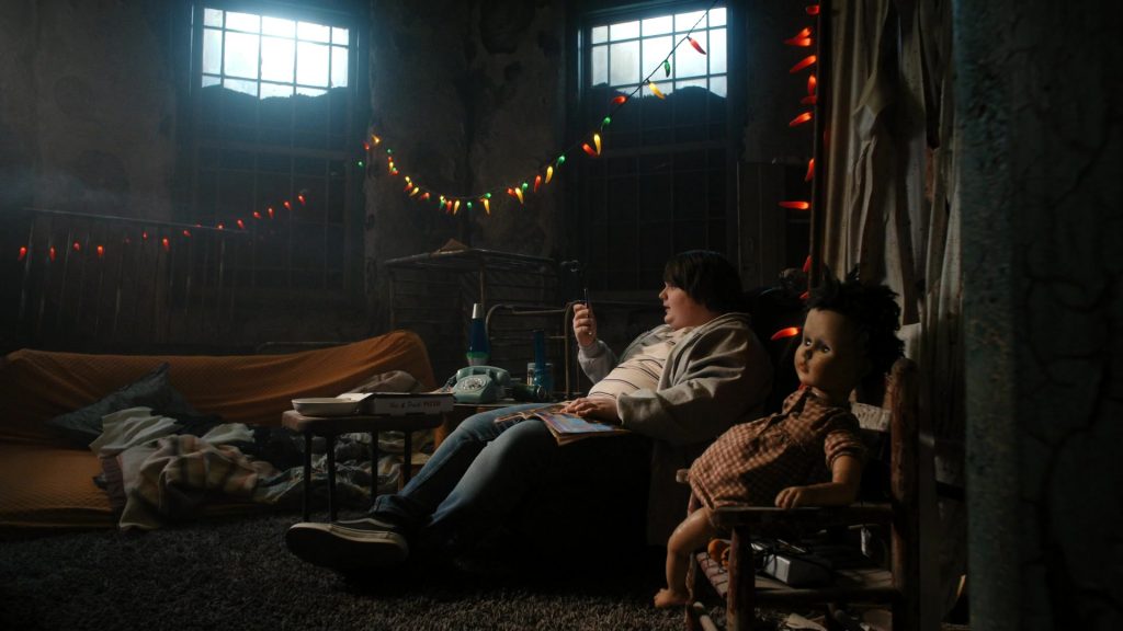 Vans Sneakers in Shining Vale S02E07 “Chapter 15 - Covens” (2023) (Image 2)