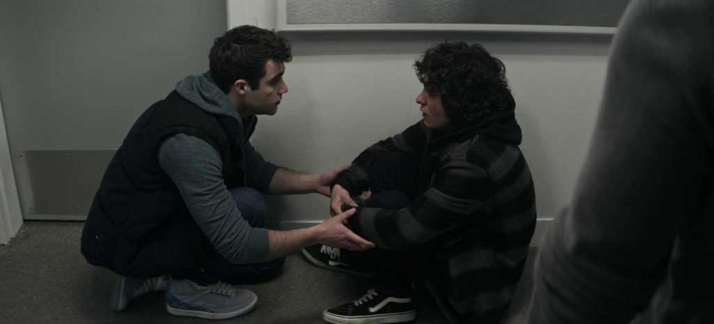 Vans Sneakers in Superman & Lois S03E11 “Complications” (2023) (Image 2)