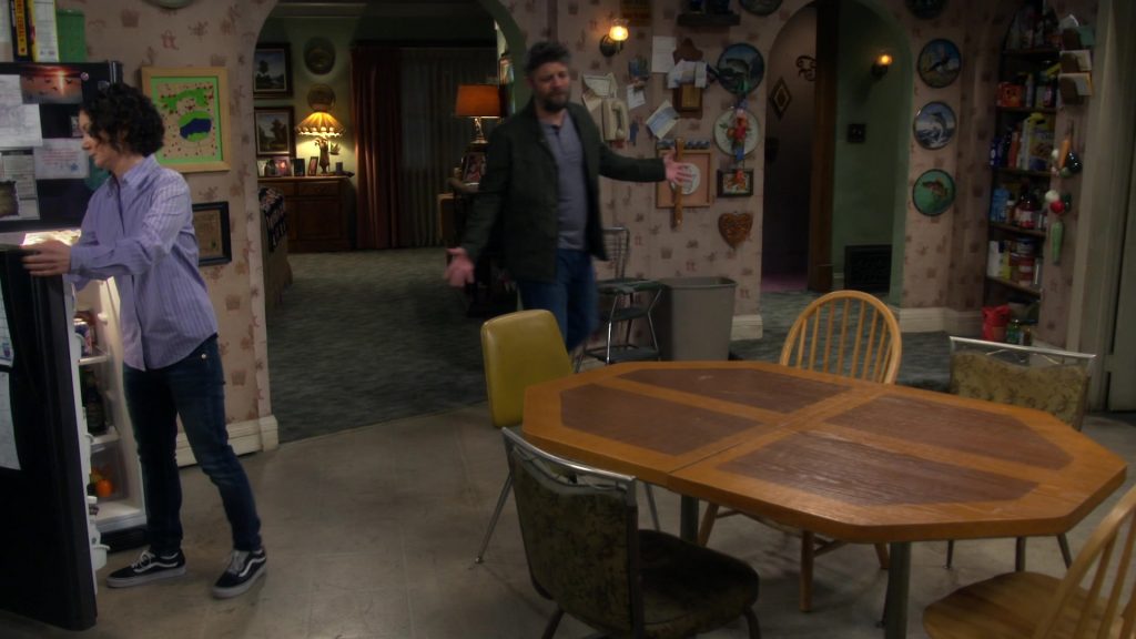 Vans Sneakers in The Conners S03E19 “Jeopardé, Sobrieté, and Infidelité” (2021) (Image 1)