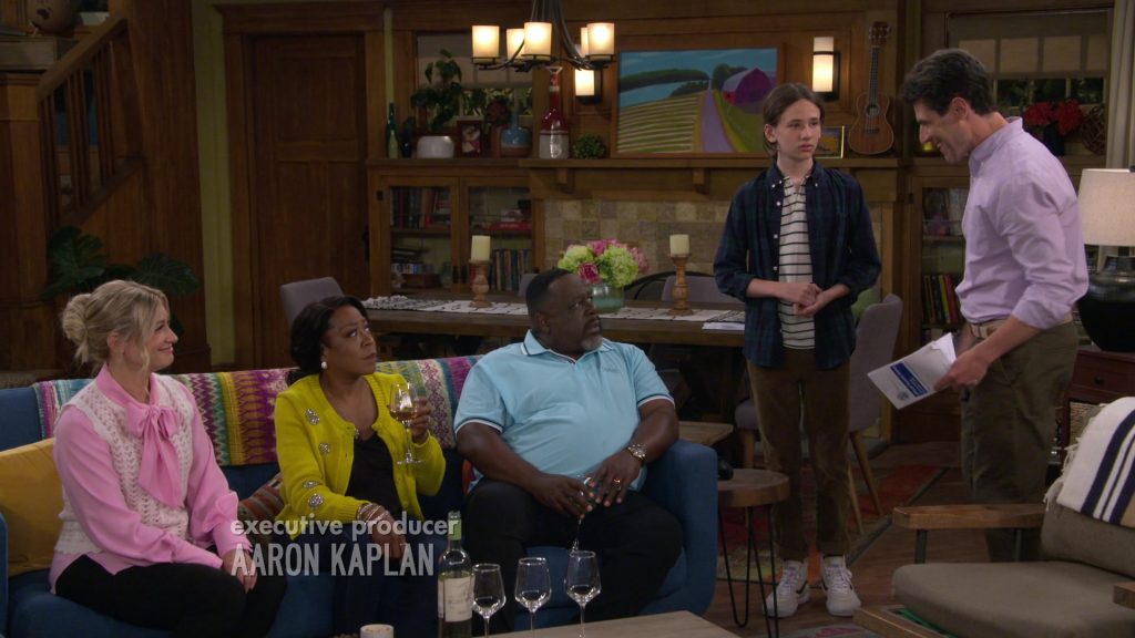 Vans Sneakers in The Neighborhood S07E03 “Welcome to the Vote” (2024) (Image 11)