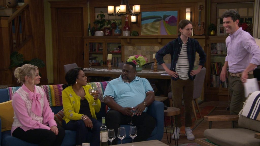 Vans Sneakers in The Neighborhood S07E03 “Welcome to the Vote” (2024) (Image 9)