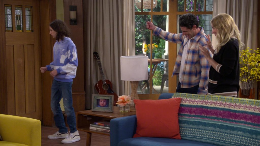 Vans Sneakers in The Neighborhood S07E13 “Welcome to Not Being in It” (2025) (Image 1)