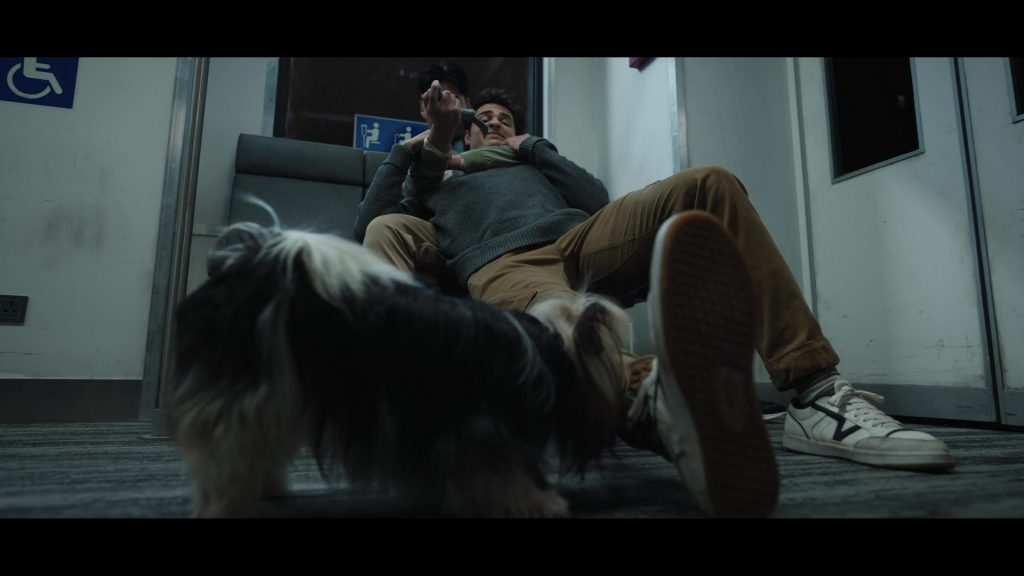 Vans Sneakers in The Recruit S02E02 “Y.A.R.A.C.O.T.D.O.P.” (2025) (Image 1)