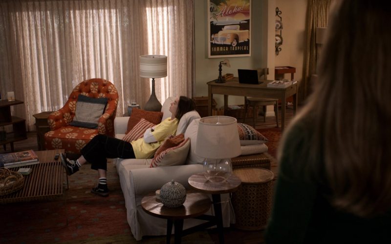 Vans Sneakers of Brigette Lundy-Paine as Casey Gardner in Atypical S04E10 “Dessert at Olive Garden” (2021) (Image 1)