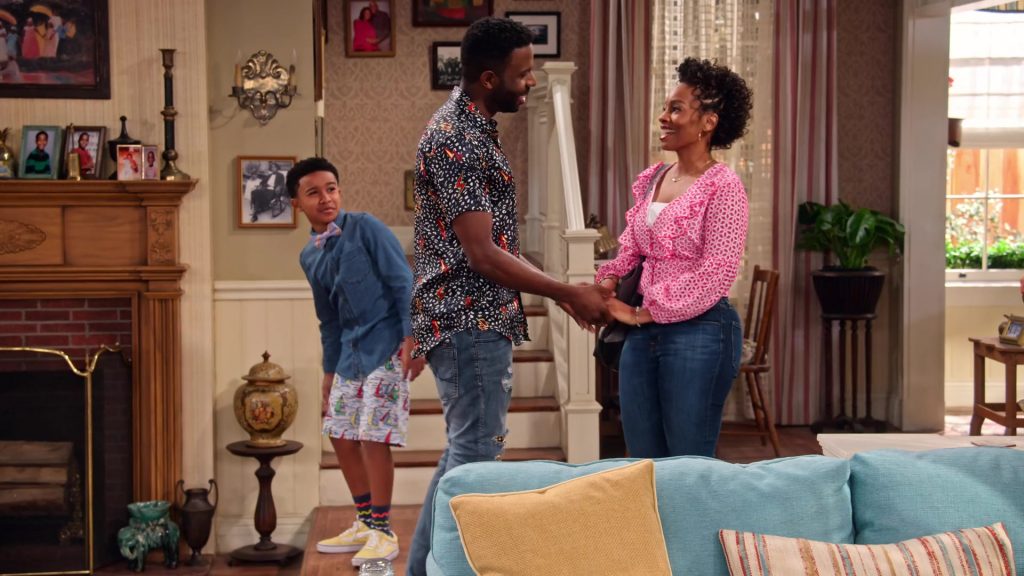 Vans Sneakers of Cameron J. Wright of Mazzi McKellan in Family Reunion S03E01 “Remember Mazzi's First Love” (2021) (Image 3)