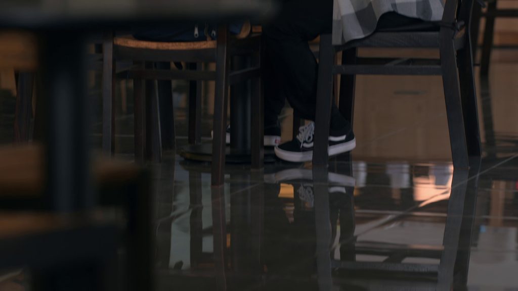 Vans Sneakers of Choi Min-young as Dae-heon Kim in XO, Kitty S01E07 “TIL” (2023) (Image 1)