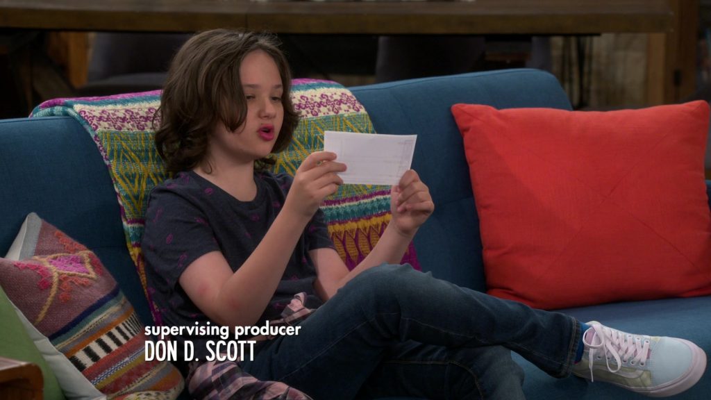 Vans Sneakers of Hank Greenspan as Grover Johnson in The Neighborhood S05E07 “Welcome to the Working Week” (2022) (Image 1)