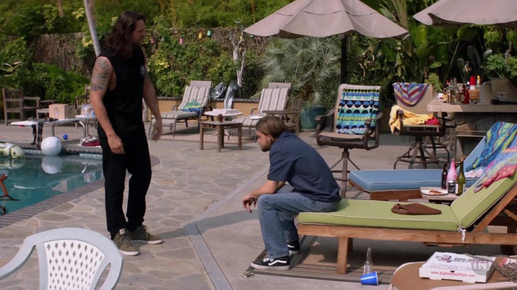 Vans Sneakers of Jake Weary as Deran Cody in Animal Kingdom S05E08 “Gladiators” (2021) (Image 1)