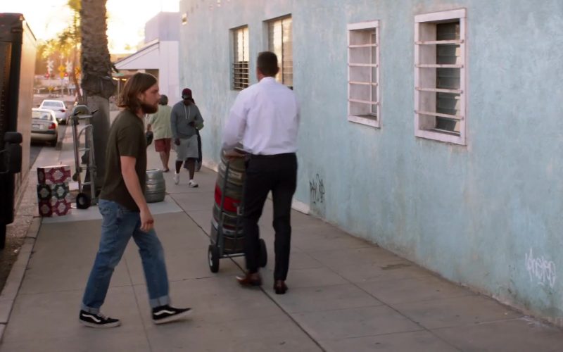 Vans Sneakers of Jake Weary as Deran Cody in Animal Kingdom S05E10 “Relentless” (2021) (Image 1)