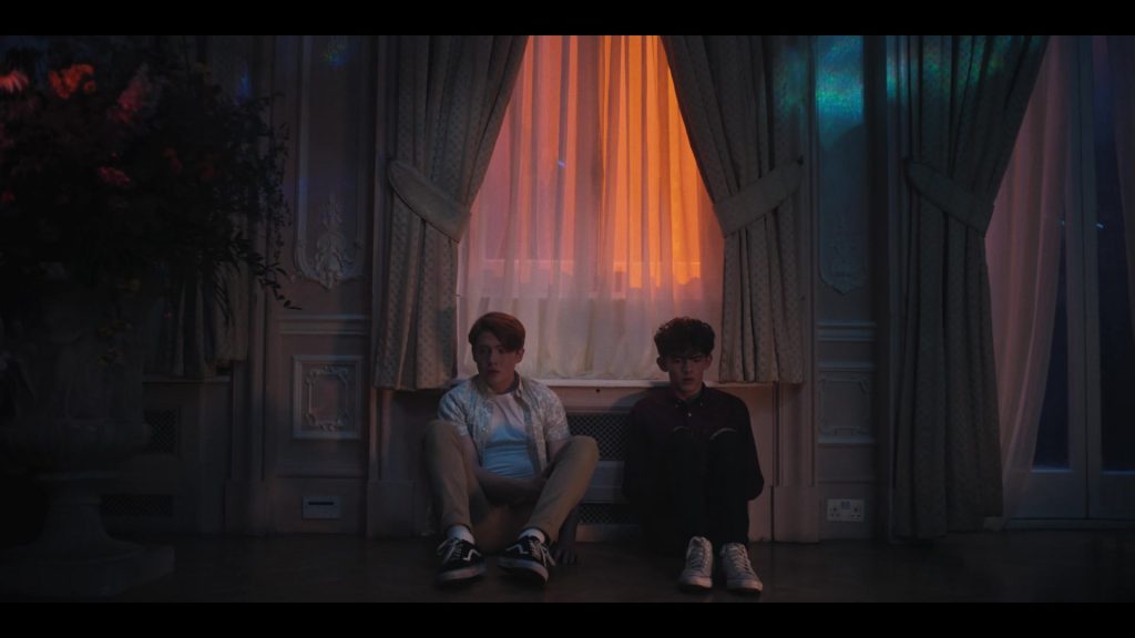 Vans Sneakers of Kit Connor as Nick Nelson in Heartstopper S01E03 “Kiss” (2022) (Image 1)