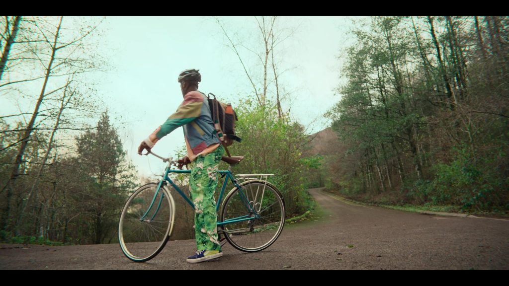Vans Sneakers of Ncuti Gatwa as Eric Effiong in Sex Education S04E04 (2023) (Image 1)