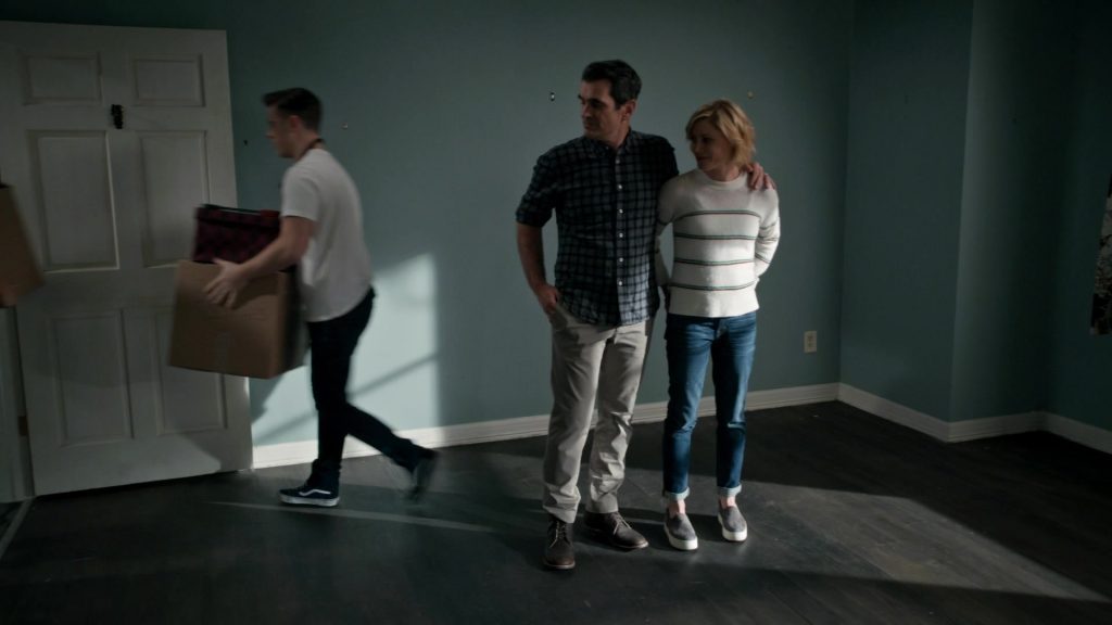 Vans Sneakers of Nolan Gould as Luke in Modern Family S11E18 “Finale Part 2” (2020) (Image 3)