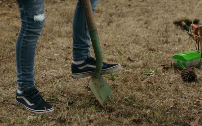 Vans Sneakers of Ryan Kiera Armstrong as Young Muri Forester in The Tomorrow War (2021) (Image 1)