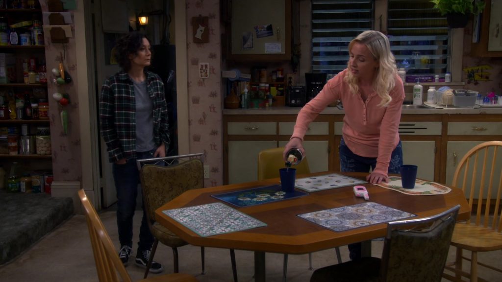 Vans Sneakers of Sara Gilbert as Darlene in The Conners S03E06 “Protest, Drug Test and One Leaves the Nest” (2020) (Image 2)