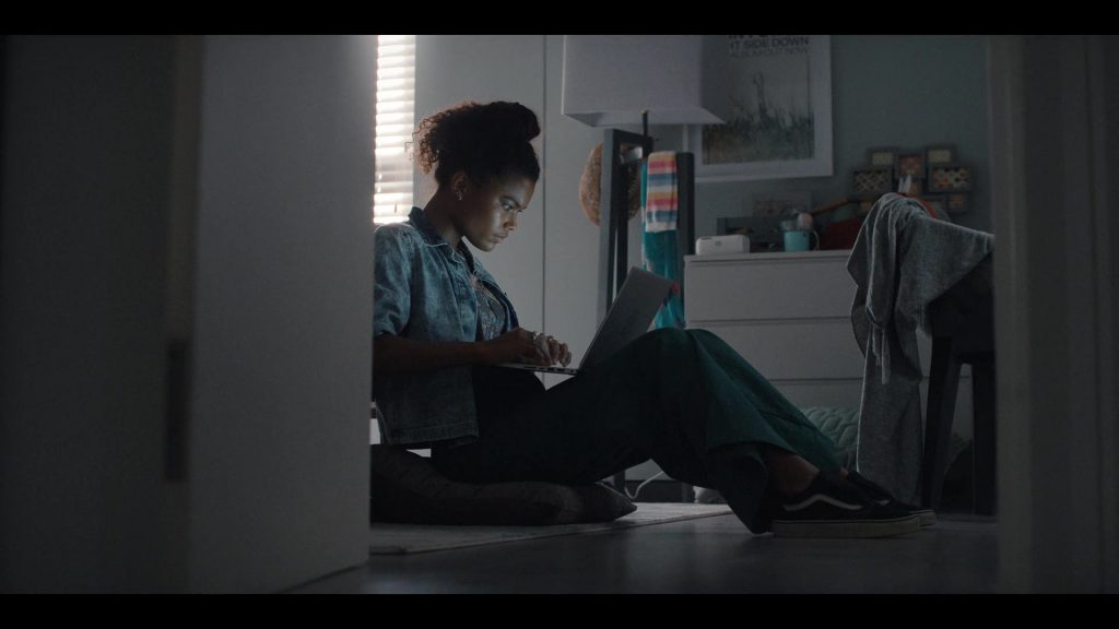 Vans Sneakers of Tamara Smart as young Jade Wesker in Resident Evil S01E02 “The Devil You Know” (2022) (Image 1)