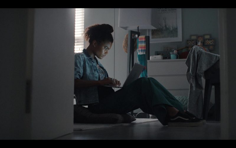 Vans Sneakers of Tamara Smart as young Jade Wesker in Resident Evil S01E02 “The Devil You Know” (2022) (Image 1)