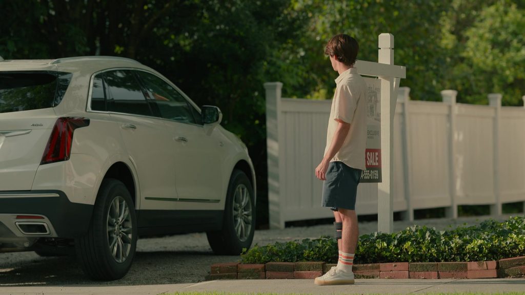 Vans White Shoes in Sweet Magnolias S03E02 “Meet Me Where I Am” (2023) (Image 1)