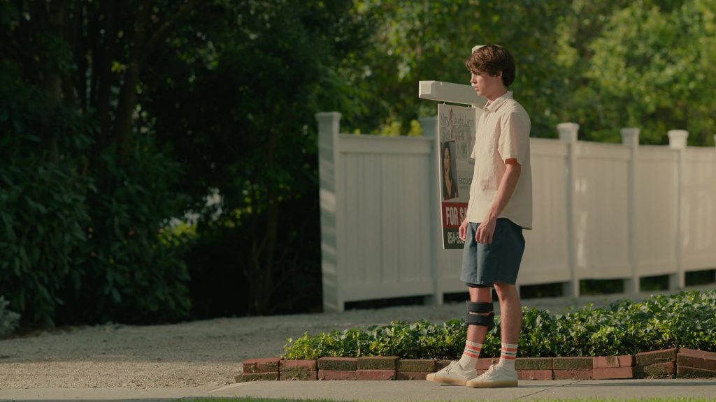 Vans White Shoes in Sweet Magnolias S03E02 “Meet Me Where I Am” (2023) (Image 2)