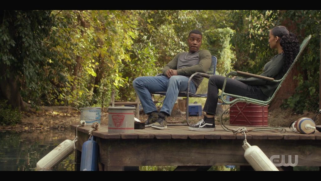 Vans Women's Hi Top Shoes in All American S03E06 “Teenage Love” (2021) (Image 1)