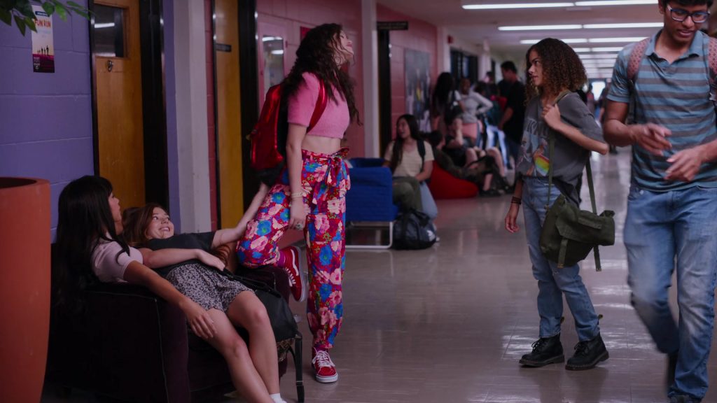 Vans Women's Shoes of Sara Waisglass as Maxine in Ginny & Georgia S01E02 “It's a Face Not a Mask” (2021) (Image 1)