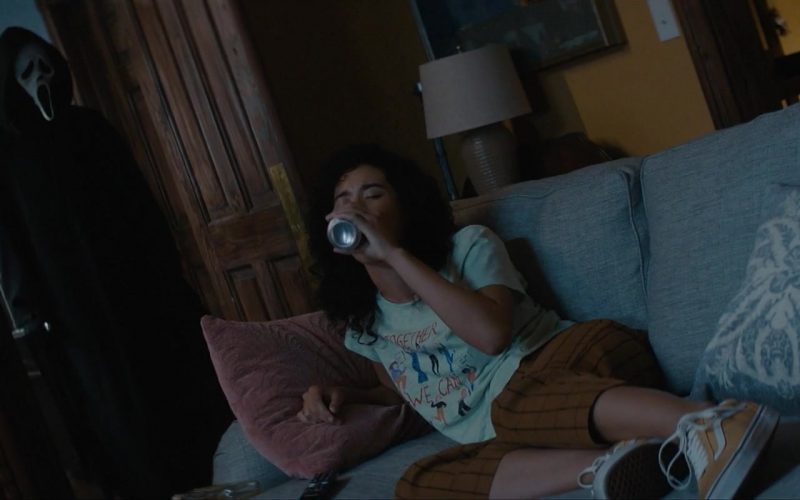 Vans Yellow Shoes of Jasmin Savoy Brown as Mindy Meeks-Martin in Scream (2022) (Image 1)