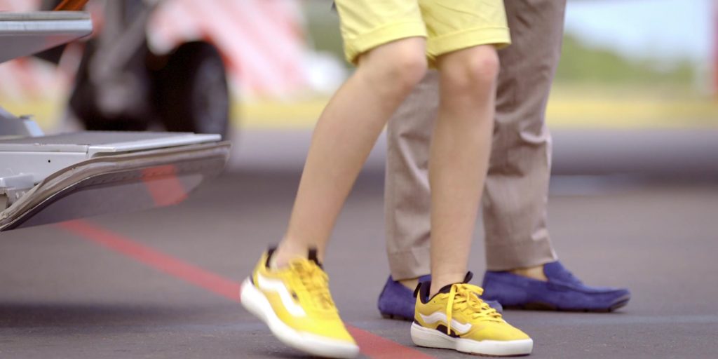 Vans Yellow Sneakers of Raphael Alejandro as Hugo in Acapulco S02E01 “Break My Stride” (2022) (Image 1)