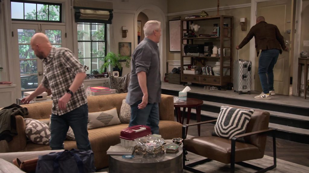 Veja Men's Sneakers Worn by Donald Faison as Trey in Extended Family S01E02 “The Consequences of Making Yourself at Home” (2024) (Image 3)