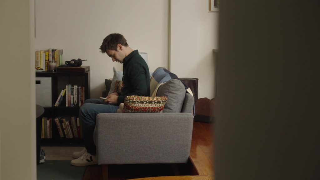 Veja Men's Sneakers of Drew Tarver as Cary Dubek in The Other Two S02E03 “Chase Guest-Edits Vogue” (2021) (Image 1)