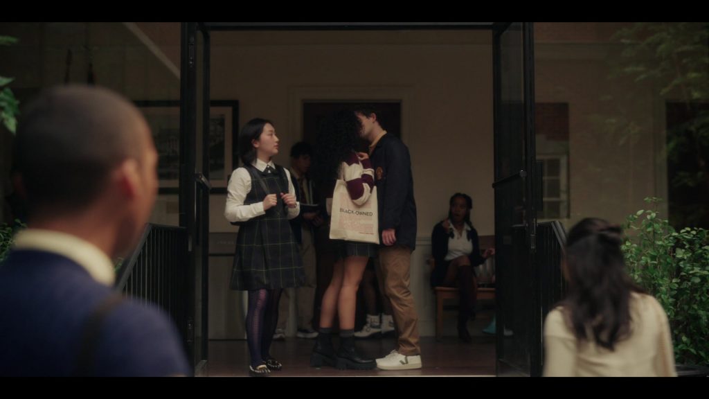 Veja Men's Sneakers of Eli Brown as Otto ‘Obie' Bergmann IV in Gossip Girl S01E02 “She's Having a Maybe” (2021) (Image 1)