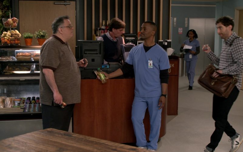 Veja Men's Sneakers of Thomas Middleditch as Drew in B Positive S01E015 “Miss Diagnosis” (2021) (Image 1)