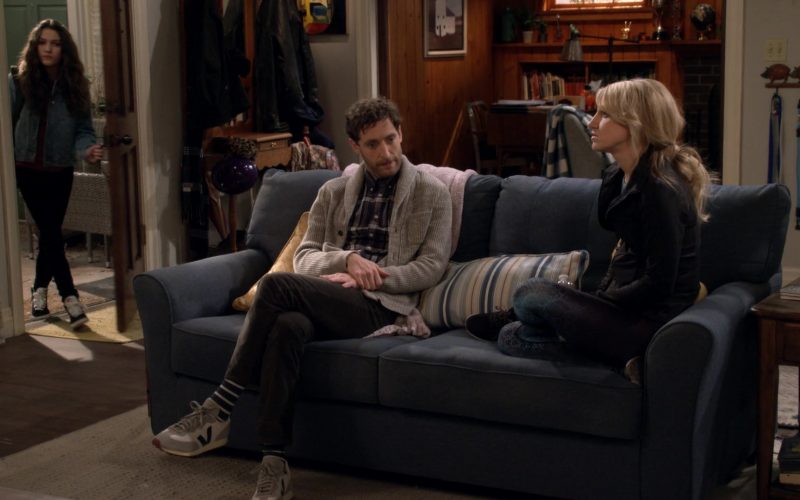 Veja Rio Branco Sneakers Worn by Thomas Middleditch as Drew in B Positive S01E12 “Canine Extraction” (2021) (Image 1)