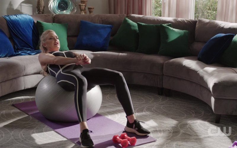Veja Running Shoes For Women in Dynasty Season 3 Episode 11 “A Wound That May Never Heal” (2020) (Image 1)