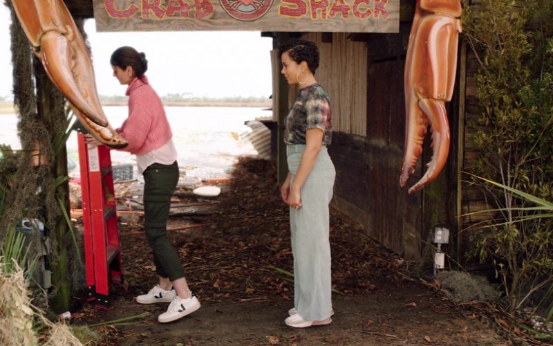 Veja Sneakers Worn by Sarah Wayne Callies in Council of Dads S01E10 “Fight or Flight” (2020) (Image 1)