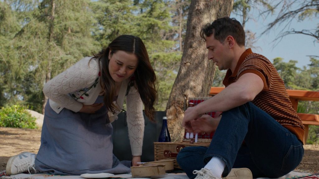 Veja Sneakers in 9-1-1 S09E07 “Secrets” (2026) (Image 9)