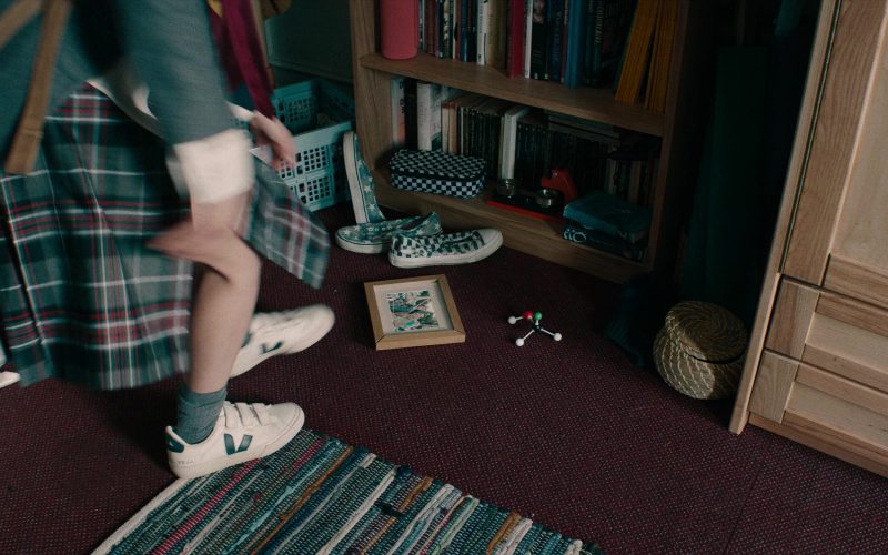 Veja Sneakers in Beetlejuice Beetlejuice (2024) (Image 1)