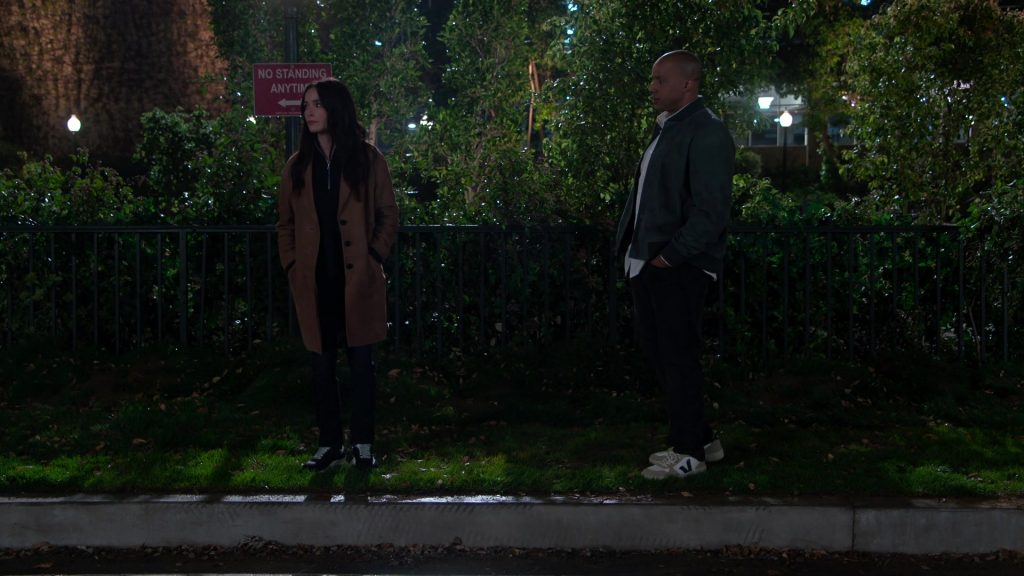 Veja Sneakers in Extended Family S01E06 “The Consequences of Status” (2024) (Image 1)