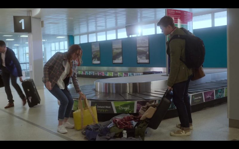 Veja Sneakers in Irish Wish (2024) (Image 1)