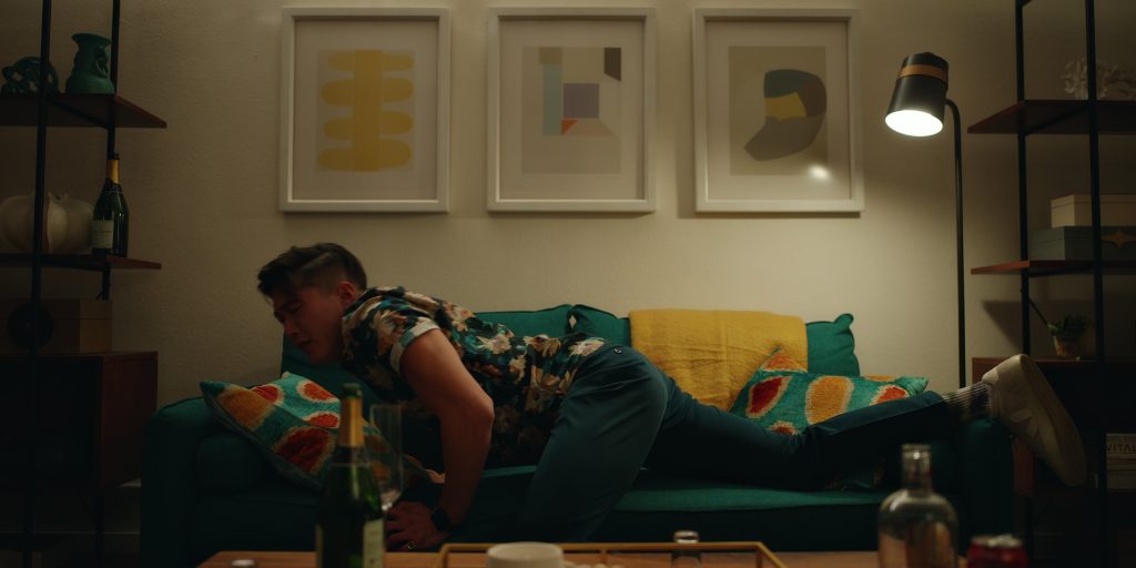 Veja Sneakers in Loot S02E10 “We Shouldn't Exist” (2024) (Image 4)