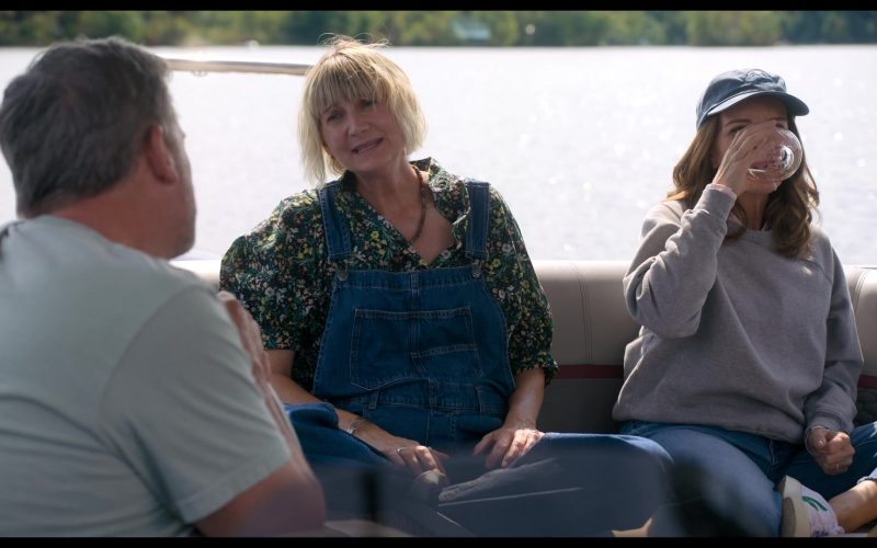 Veja Sneakers in The Four Seasons S01E01 “Lake House” (2025) (Image 1)