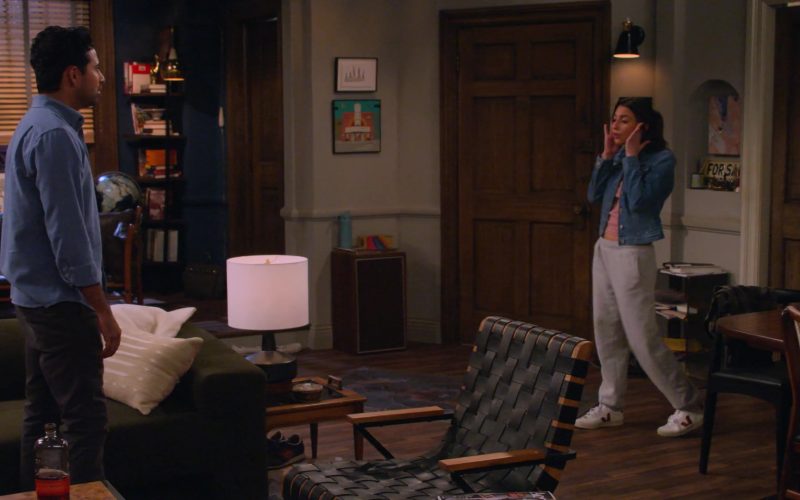 Veja Women's Shoes in How I Met Your Father S01E10 “Timing Is Everything” (2022) (Image 1)