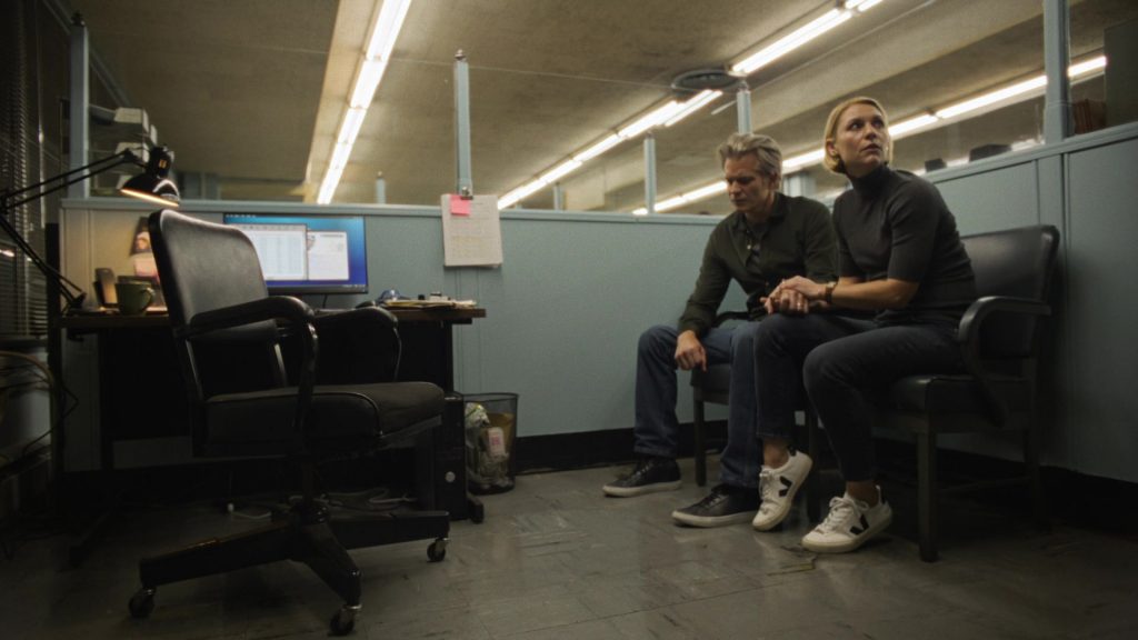 Veja Women's Sneakers Worn by Claire Danes as Sam Browne in Full Circle S01E02 “Charger” (2023) (Image 1)