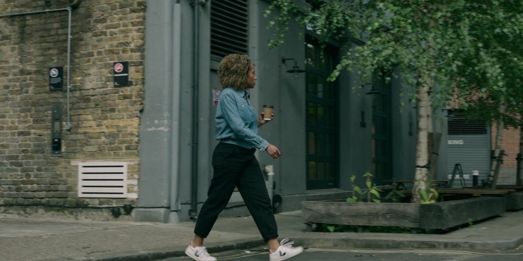 Veja Women's Sneakers in Slow Horses S03E01 “Strange Games” (2023) (Image 6)