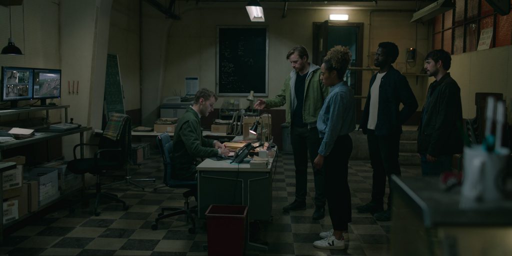 Veja Women's Sneakers in Slow Horses S03E04 “Uninvited Guests” (2023) (Image 10)