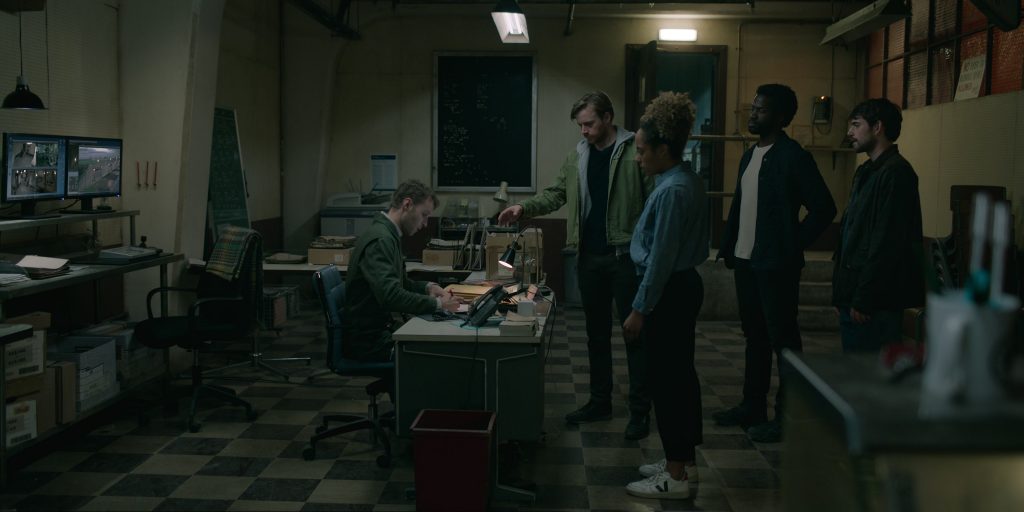 Veja Women's Sneakers in Slow Horses S03E04 “Uninvited Guests” (2023) (Image 3)