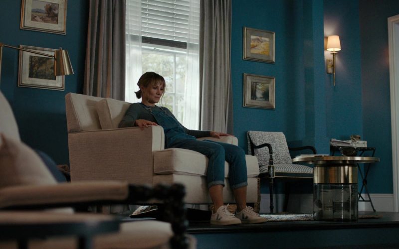 Veja Women's Sneakers of Kristen Bell as Anna Whitaker in The Woman in the House Across the Street from the Girl in the Window S01E06 (2022) (Image 1)
